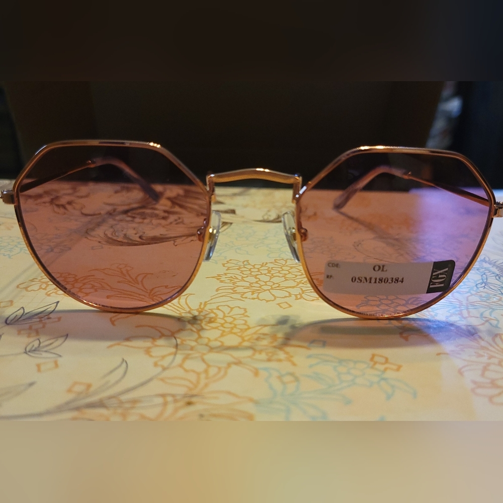 FG- FOSTER GRANT SUNGLASSES